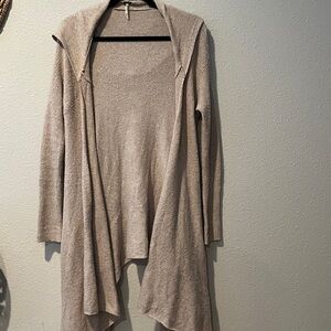 FREE PEOPLE Hooded Open-Front waterfall cardigan.
Sz M
Boho
Wool Blend